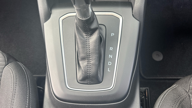 Ford Focus 1.0 EcoBoost Hybrid mHEV 155 Titanium 5dr Auto Petrol Hatchback